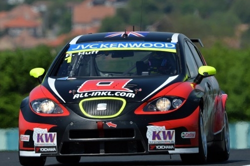 Chaotische race bezorgt Coronel P6, Huff pakt eerste overwinning + UITSLAG